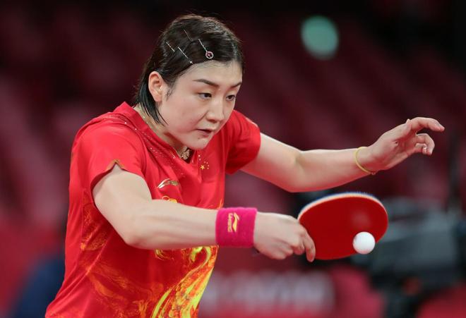 正是场上冷 正是场上冷