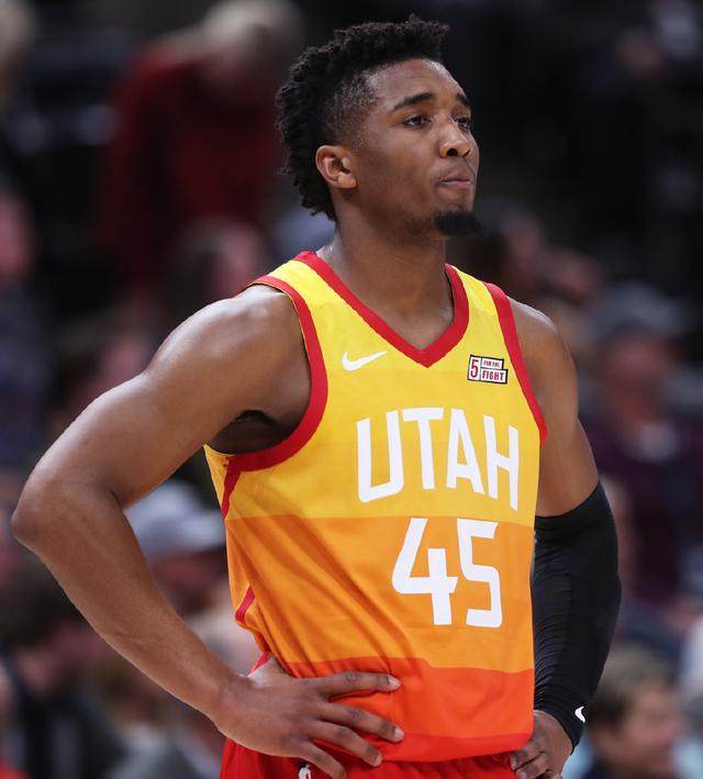 湖人魔鬼主场一败难求 或大胜爵士破14年纪录.