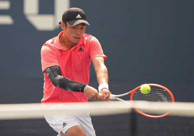 坚实的地位 坚实的地位